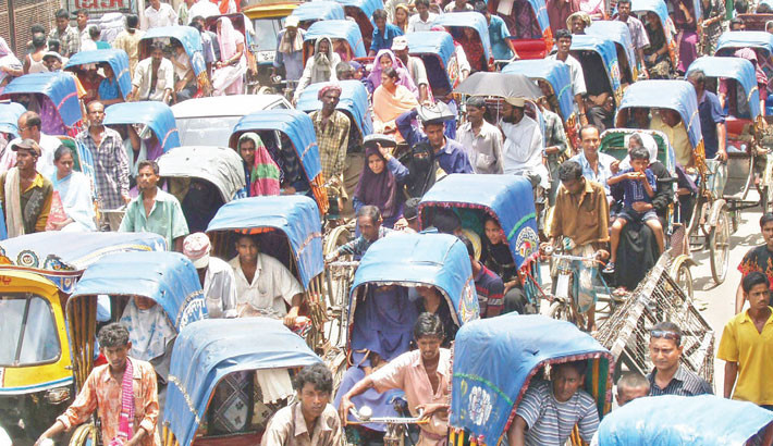 Erratic gridlock cripples Khulna streets