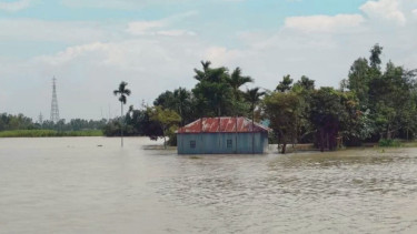 15,000 people marooned as Teesta flows above danger level
