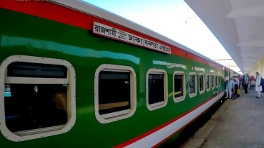 Polytechnic students halt train movement for 40-min in Gazipur