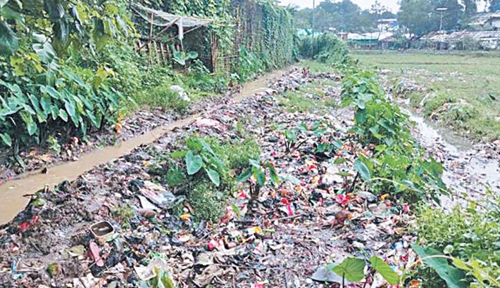 Rohingya camp waste disposal reducing arable land in Ukhiya