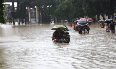 Flood risk in 20 districts within 72 hours
