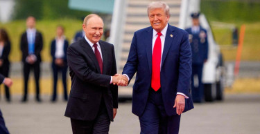 Trump, Putin hold 'high-stakes' Ukraine peace talks