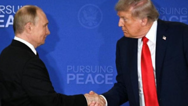 Trump seeks US-Russia-Ukraine summit after Putin meeting fails to secure ceasefire