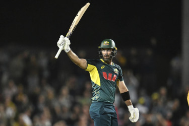 Maxwell powers Australia to T20 series-clinching win over South Africa