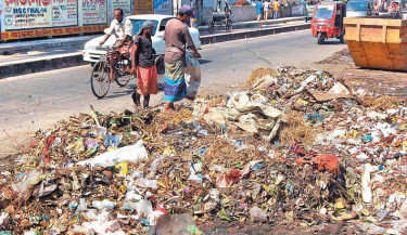 Inefficient waste management threatens public health in Khulna city