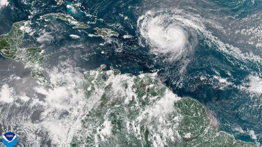 Hurricane Erin approaching at speeds of 260km/h