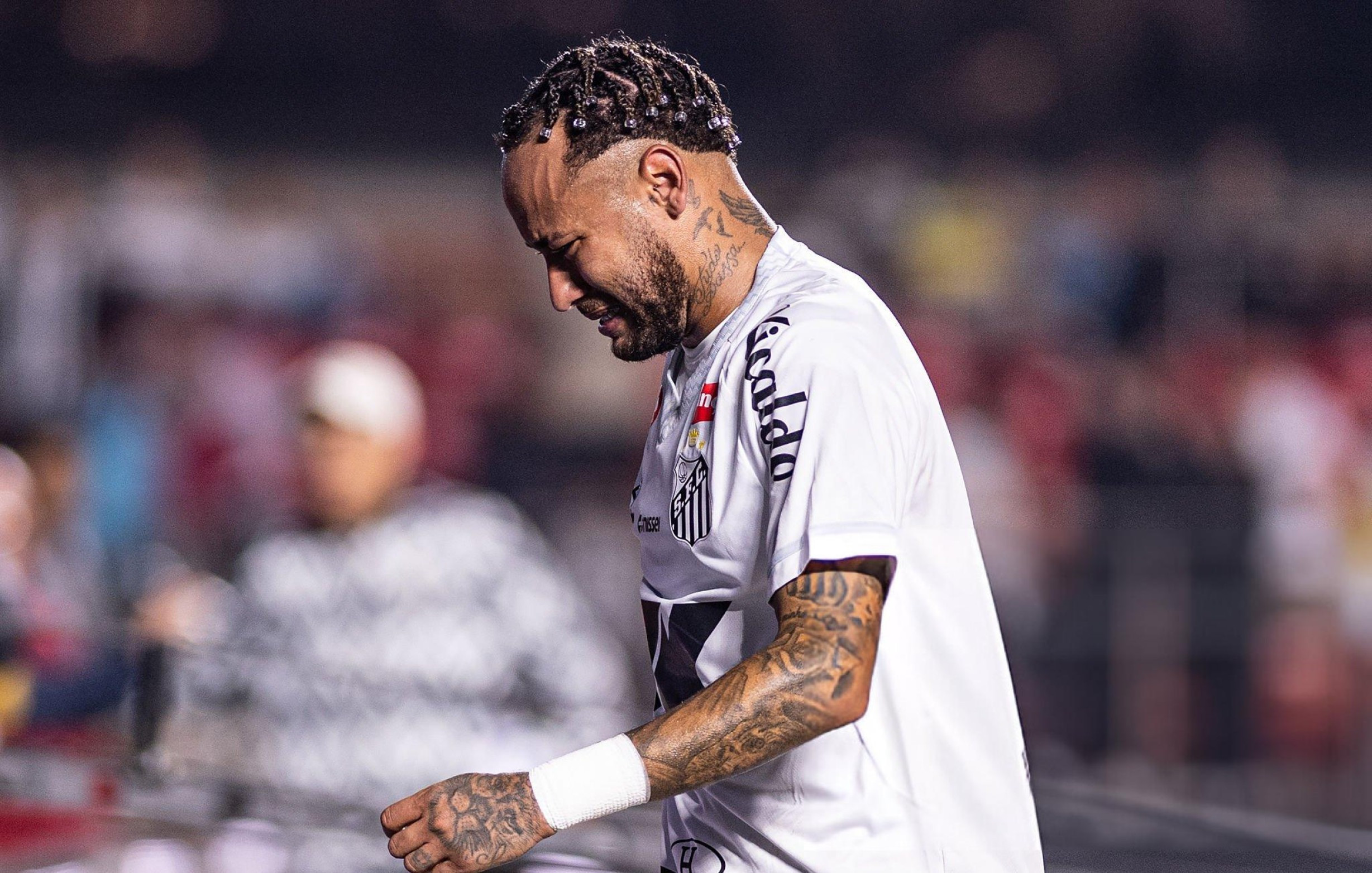 Santos fires coach and Neymar in tears after 6-0 loss at home