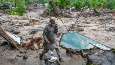 Pakistan monsoon flood deaths reach nearly 400