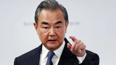 China's top diplomat hails 'positive trend' in relations with India