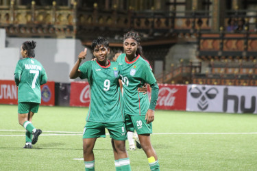 Bangladesh begin campaign with comfortable win