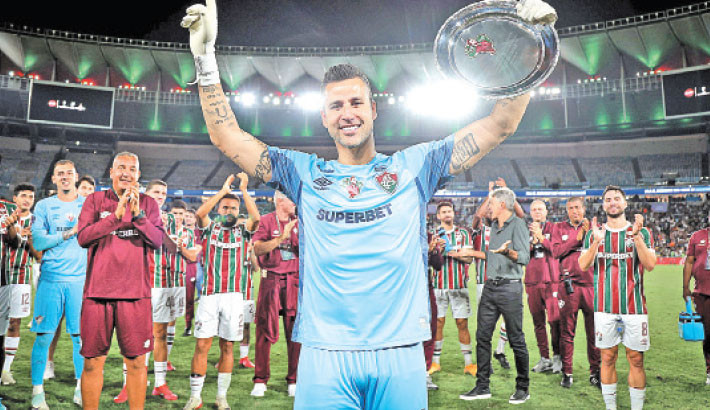 Fabio breaks Peter Shilton’s all-time appearance record