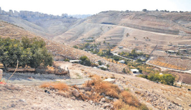 Israel approves settlement project that could divide West Bank