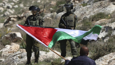 New Israeli project to split West Bank in two, isolate communities