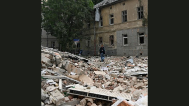 Major Russian drone and missile attack on Ukraine kills 1, injures 15