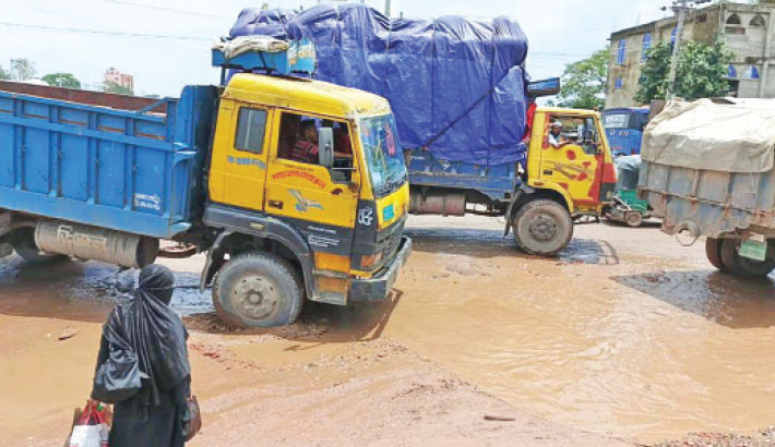Development work worsens traffic owes on Dhaka–Sylhet highway