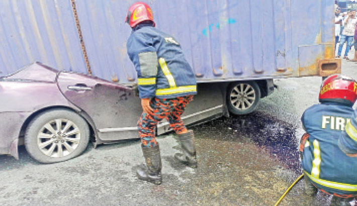 Four of a family crushed after lorry overturns onto car in Cumilla