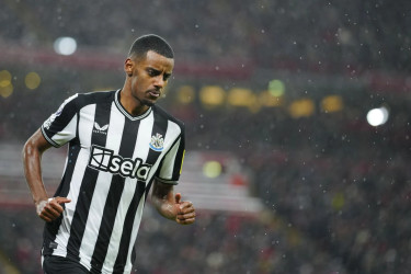 Isak won’t play against Liverpool but still has Newcastle future: Howe