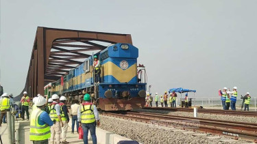 Dhaka-bound train derails near airport station