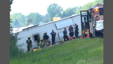Tourist bus crash leaves five dead in New York