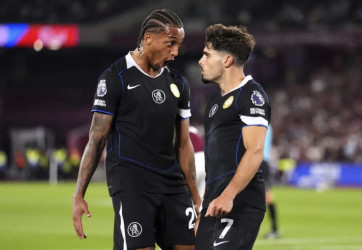Chelsea hands out heavy beating to West Ham in Premier League without injured Palmer