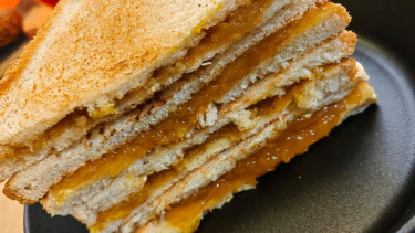 Man sets café on fire after mayo refusal