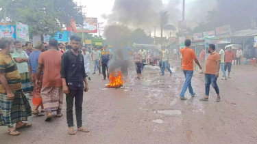 Highways blocked in Bagerhat over constituency demand