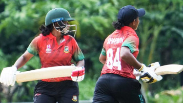 Women’s team crumble to 49 all out against U-15 boys