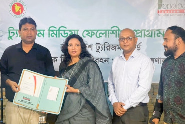 Kaler Kantho's Masud Rumee awarded 'Tourism Media Fellowship'