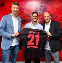 Leverkusen sign former Real Madrid defender Vazquez