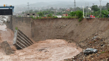 Heavy rains, floods wreak havoc in India, Pakistan