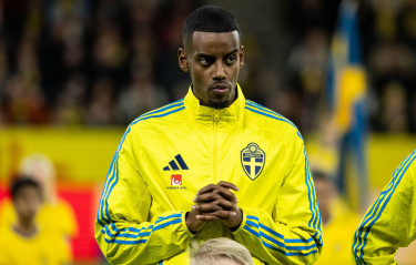 Alexander Isak selected by Sweden despite Newcastle standoff