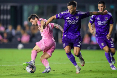 Messi brace puts Miami into Leagues Cup final