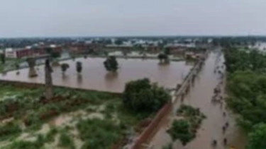 Floods affect 1.2 million, displace nearly 250,000 in eastern Pakistan