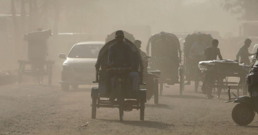 Air pollution costs Bangladeshis 5.5 years of life: AQLI report