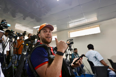 Max O’Dowd turns journo, puts Noah Croes on the spot in presser
