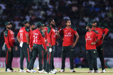 Bangladesh bowlers dominate as Netherlands bundle out for 103