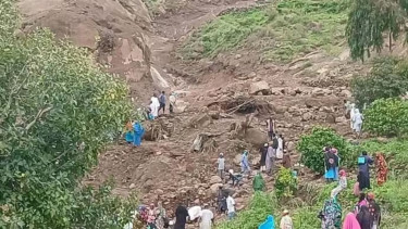 Over 1,000 killed in devastating Sudan landslide