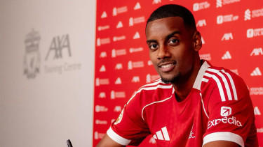 Isak 'forever grateful' to Newcastle after Liverpool switch