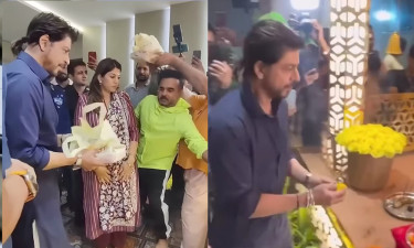 Shah Rukh Khan joins Ganesh Puja at manager Pooja Dadlani’s residence