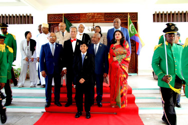 Bangladesh envoy presents credentials to Comoros president