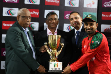 Rain forces abandonment of third T20I