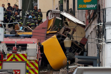Portugal holds day of mourning after 15 killed in trail derailment