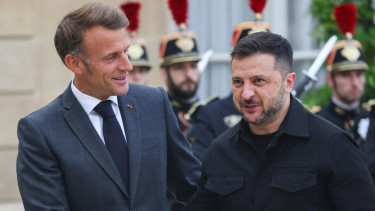 Zelensky meets European leaders on Ukraine security guarantees