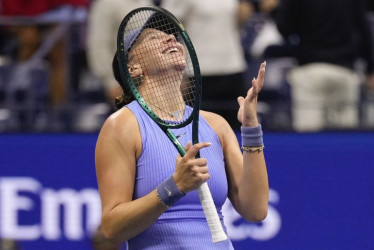 Anisimova defeats Osaka at the U.S. Open to reach her 2ndSlam final in a row