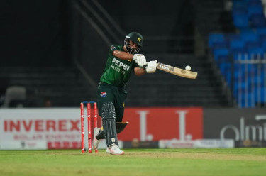 Zaman and Abrar star as Pakistan beat UAE to reach tri-series final