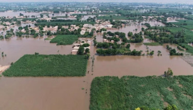 Pakistan’s southern Sindh province evacuates 100,000 people over flooding threat