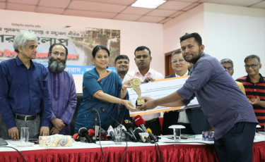 Daily Sun’s Rashidul Hasan wins Best Urban Reporting Award
