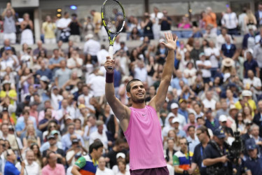 Alcaraz beats Djokovic at the US Open and meets Sinner in the final