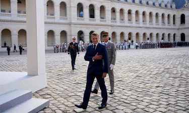 Opposition submits motion in Parliament to impeach Macron