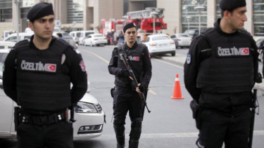 Teen arrested after 2 police shot dead near Turkey's Izmir
